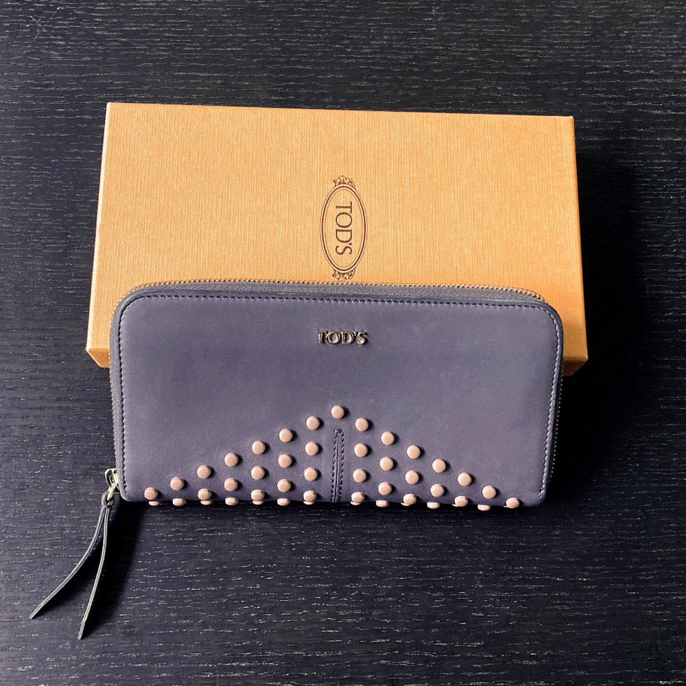 Tod’s Gommino Zip Around Wallet